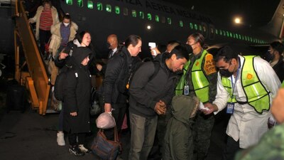 El vuelo duró 24 horas e hizo tres escalas hasta llegar a la Ciudad de México.