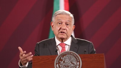 El mandatario presumió que siempre gana en sus pronósticos