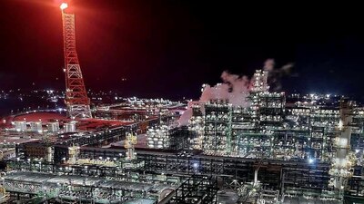 De acuerdo con AMLO, la refinería producirá hasta 340 mil barriles diarios