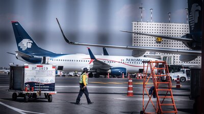 Debido a la saturación del AICM, AMLO anunció se moverían los vuelos de carga
