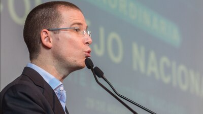 Durante toda la semana, al dirigente nacional del PAN le llovieron acusaciones respecto a su patrimonio