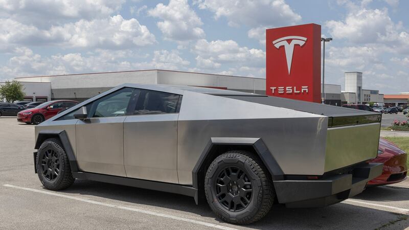 Tesla retira todos los  primeros Cybertrucks que vendió por problemas de seguridad