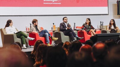 El candidato estuvo en un diálogo con alumnos de la Universidad Iberoamericana