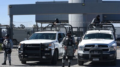 En la zona de los juzgados federales también hay personal de seguridad