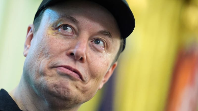 Accionistas de Tesla aprueban histórico bono de 1 billón de dólares para Elon Musk