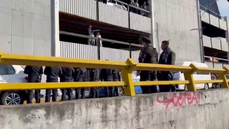 Asesinan a una pareja en Insurgentes Norte en Tlatelolco; salían de un estacionamiento