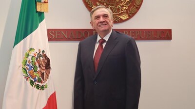 Tomó protesta como embajador con la aprobación del Senado