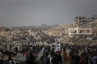 Ejército israelí asesina a 85 palestinos que esperaban comida y ayuda humanitaria