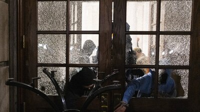 Alumnos irrumpieron las instalaciones de la Universidad para instalar un campamento