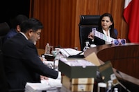 TEPJF ‘perdona’ a candidatos multados por aparecer en acordeones en la Elección Judicial