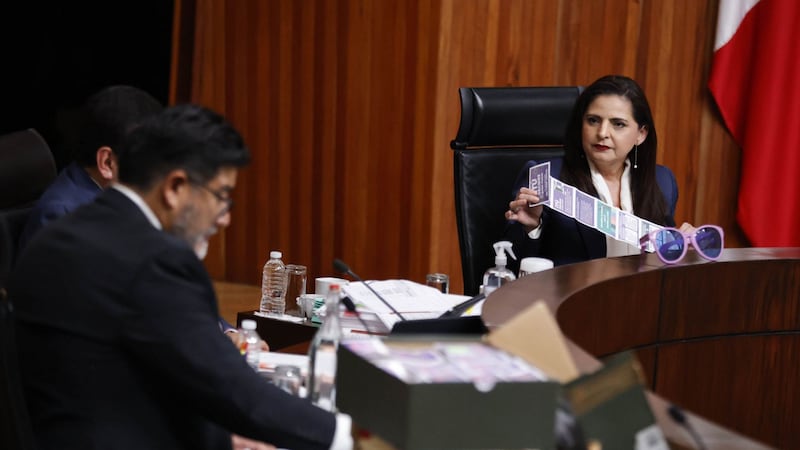 TEPJF ‘perdona’ a candidatos multados por aparecer en acordeones en la Elección Judicial