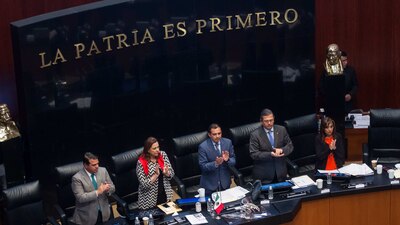 El pleno del Senado de la República rindió un minuto de aplausos a los rescatistas el 27 de septiembre