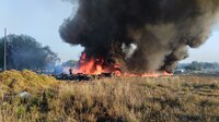 Incendio en almacén de llantas genera preocupación en la México-Puebla