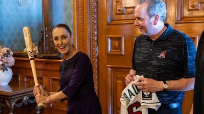 Sheinbaum se reúne con directivos y jugadores de Grandes Ligas, San Diego Padres y Arizona Diamondbacks