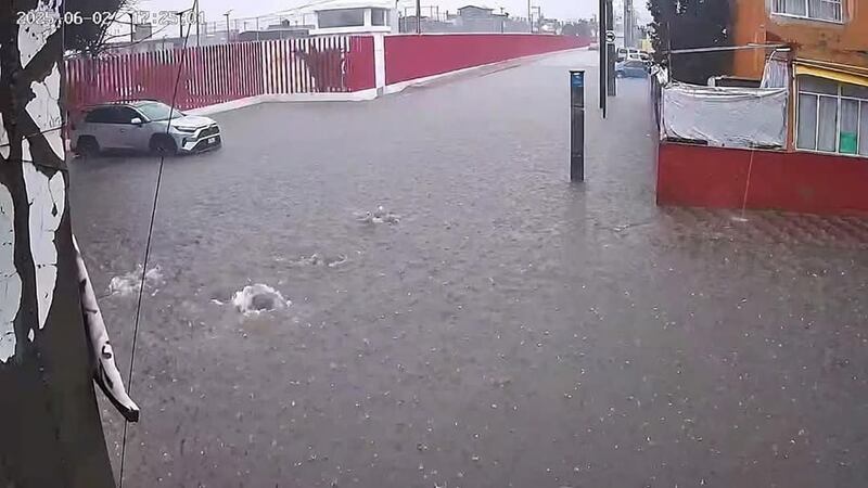 Lluvias dejan severas afectaciones en varias zonas del Valle de México