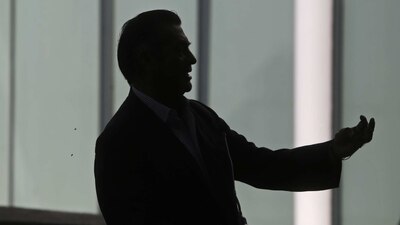 El Bronco está a punto de juntar las 866 mil firmas que necesita para ser candidato presidencial...Pero aún no puede cantar victoria