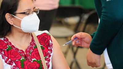 El embarque de la vacuna tiene retrasos debido a la tormenta invernal en Estados Unidos.