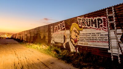 Un mensaje contra Trump en una de las ciudades fronterizas con Estados Unidos