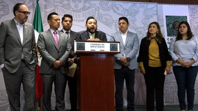 9 de los 19 diputados que tenía el PRD dejaron el grupo parlamentario