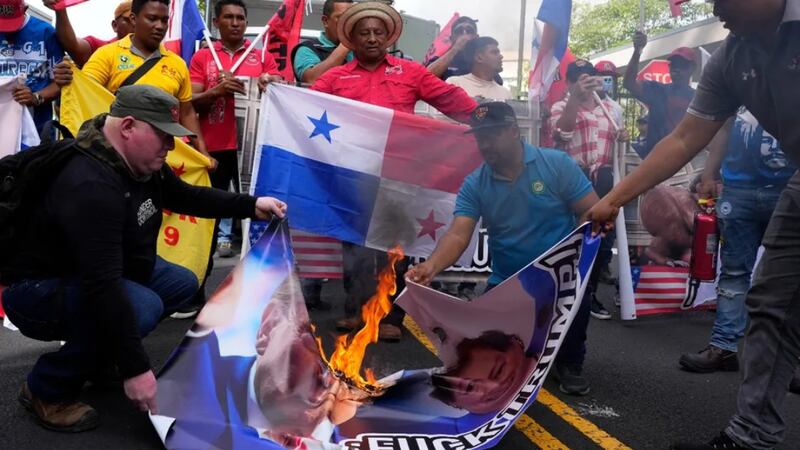 “Trump, deja el canal”: Panameños protestan en embajada de EU tras amenazas