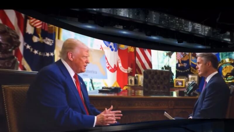 Suspenden a periodista de ABC News tras criticar en redes el gobierno de Trump