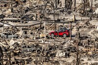 Suben a 16 los muertos por incendios en Los Ángeles