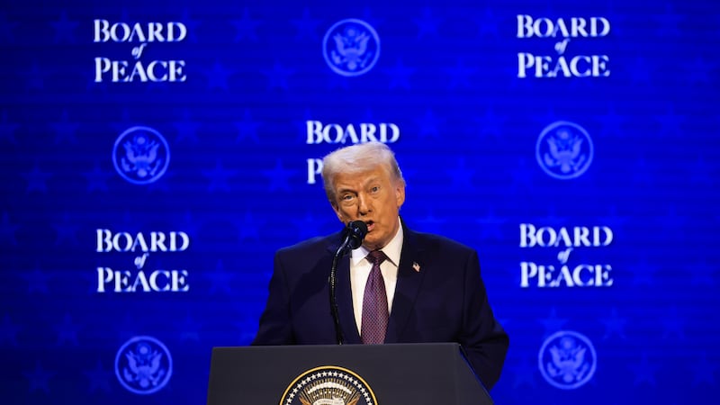 Trump asegura que Canadá será “devorado” por China tras acordar negocios