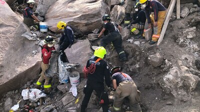A las 7:30 horas de este miércoles ingresó a la zona cero el primer equipo de búsqueda