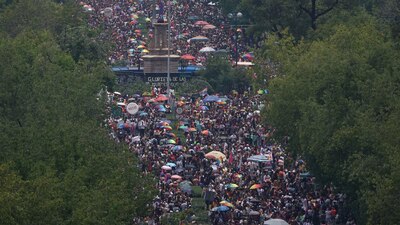 La marcha dio inicio en el Ángel de la Independencia y terminó en el Zócalo