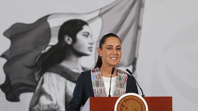 CIUDAD DE MÉXICO, 02JULIO2026.- Claudia Sheinbaum Pardo, presidenta de México, durante la conferencia matutina realizada en Palacio Nacional, en la que se abordó el tema del T-MEC. FOTO: CAMILA AYALA BENABIB / CUARTOSCURO.COM