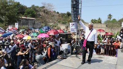 AMLO se comprometió a reducir el precio de los combustibles