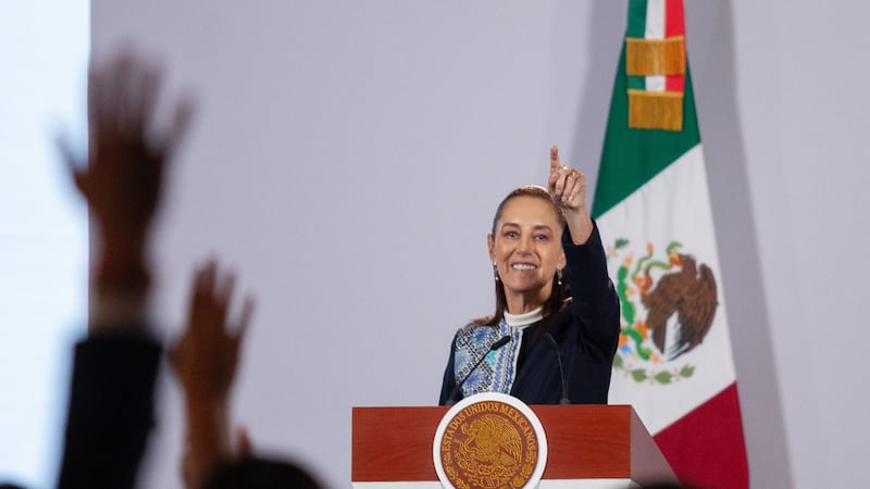 Tras rechazo al aumento salarial de 6.8%, Sheinbaum pide al IMSS preparar una nueva propuesta