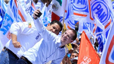 Ricardo Anaya y Diego Sinhué Rodríguez, candidato del Frente al gobierno de ese estado