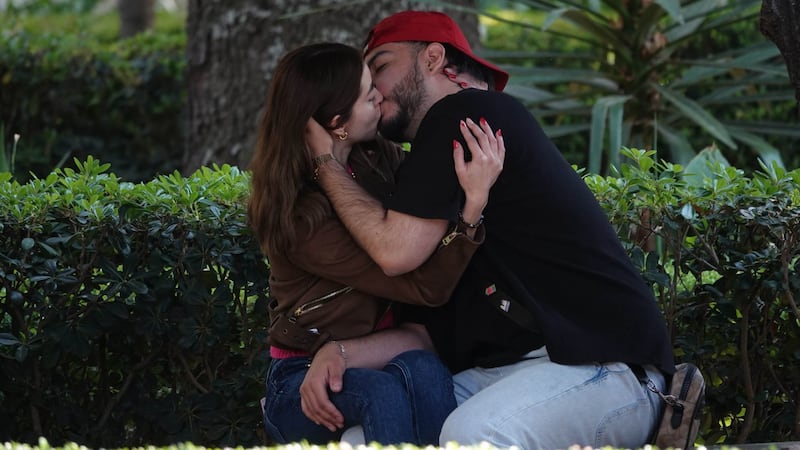 La felicidad: casados y solteros