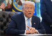 Trump firma una ley para desclasificar los archivos del caso Jeffrey Epstein tras meses de oposición