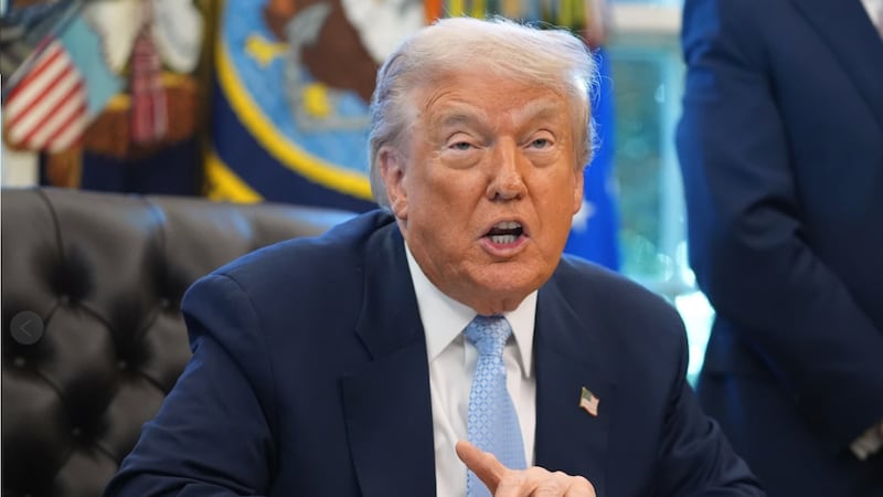 Trump firma una ley para desclasificar los archivos del caso Jeffrey Epstein tras meses de oposición