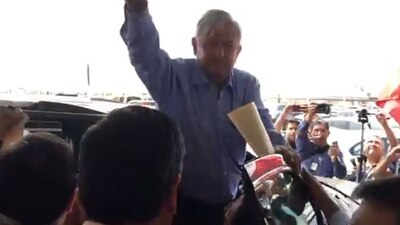 El accidente se originó debido a los empujones a la llegada de AMLO a Mexicali