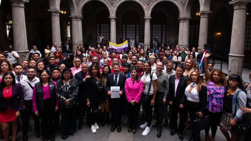Gobierno de CDMX publica decreto que tipifica transfeminicidio como delito