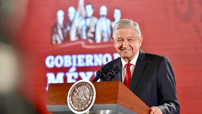 El SAT detectó que se abrieron empresas a nombre del presidente Andrész Manuel López Obrador