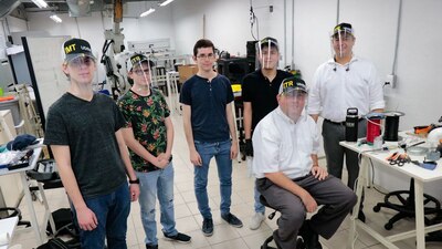 El ventilador, creado por alumnos de la Universidad de Monterrey, no necesita energía eléctrica para funcionar y es de bajo costo