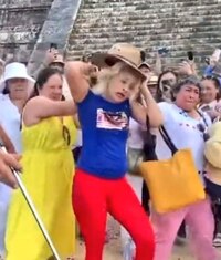 VIDEO: Surge Lady Chichén Itzá; agreden a mujer por escalar pirámide en Yucatán
