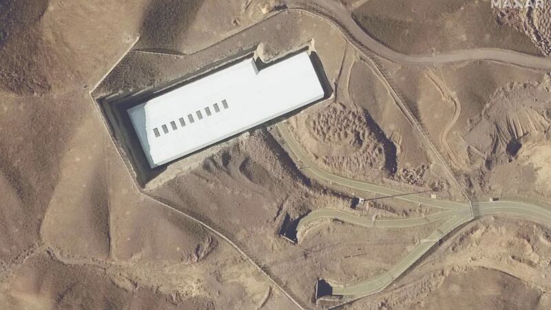 Medios iraníes aseguran que bases nucleares bombardeadas por EU fueron evacuadas previamente