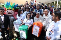 Clara Brugada regala contendores antes de que sea obligatorio separar basura en 2026