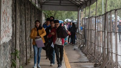El programa otorga una beca mensual de 4 mil 310 pesos a los aprendices