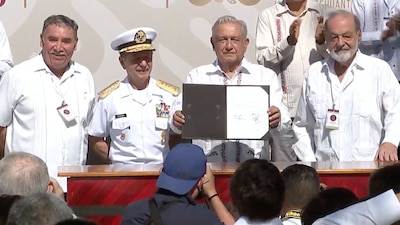 El Presidente encabezó el acto protocolario de la inauguración