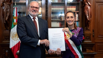 La mandataria recibió en Palacio Nacional a 5 embajadores de Egipto, Indonesia, Países Bajos, Portugal y Cuba, destacó la hermandad y fraternidad con los pueblos del mundo