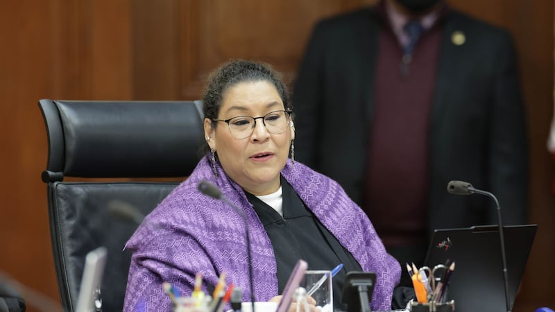 Lenia Batres recibe ‘revés’ en la Corte y declara improcedente reabrir sentencias firmes