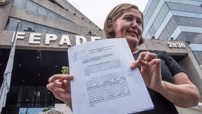 La diputado local en las instalaciones de la Fepade en la CDMX