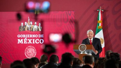El presidente aseguró que los jóvenes han olvidado las fechas históricas y solo se fijan qué día no hay clases