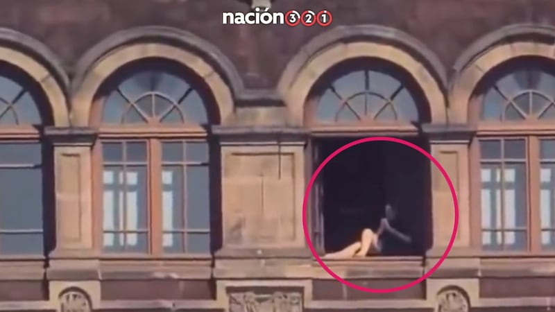 ¿Es verdad que una mujer fue captada bronceándose las piernas en un balcón de Palacio Nacional?